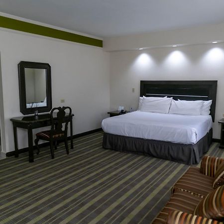 Best Western Hotel Plaza Matamoros Kültér fotó